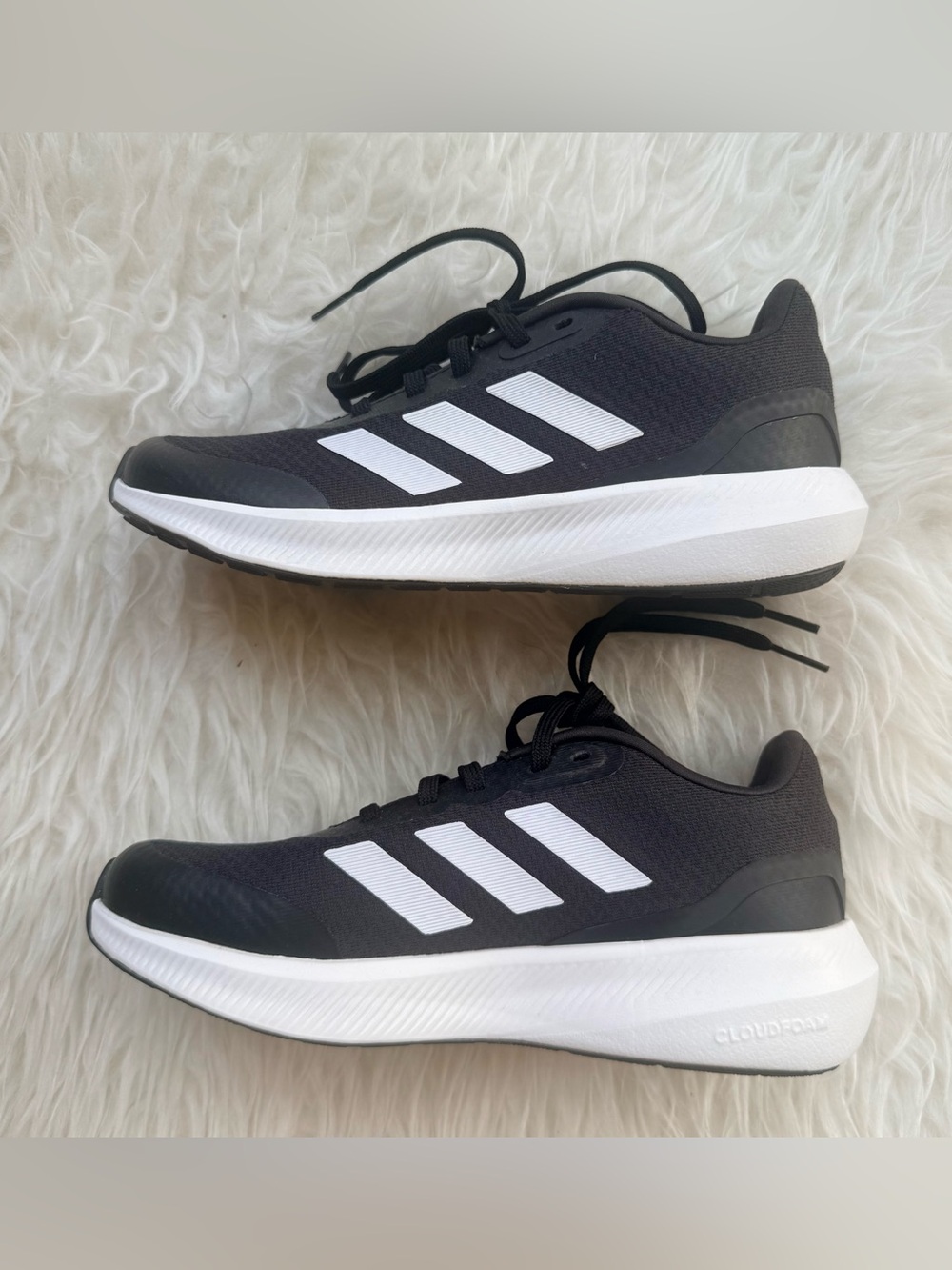 New Adidas Black and White Youth Boy Athletic Running Shoes 3.5Y